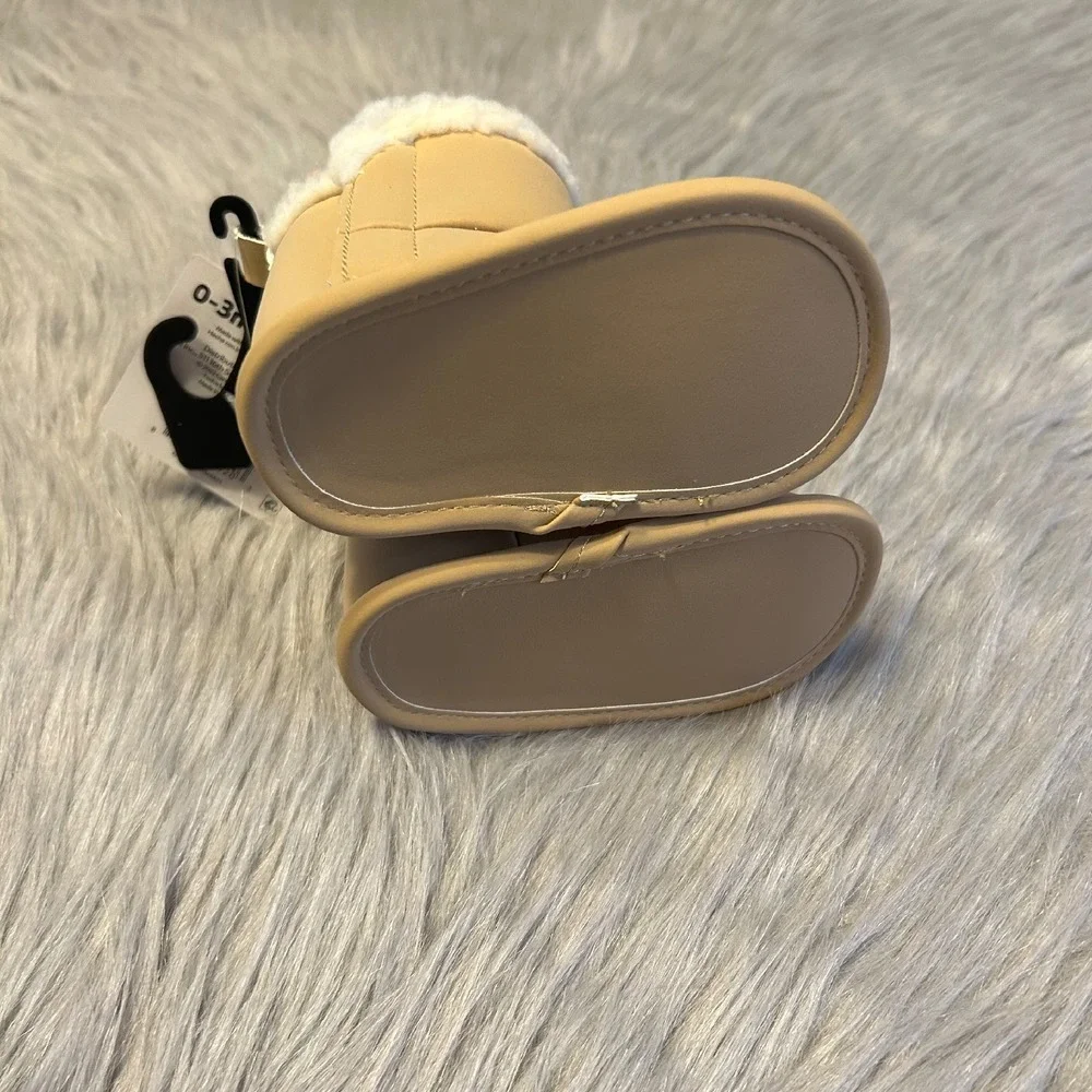 Carter's Child Of Mine Crib Shoes Baby Size 0-3‎ Months Beige Boots Booties